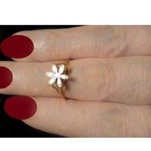 Solid 10k Plumb Yellow Gold Diamonds Accent Daisy Flower Ring Size 7